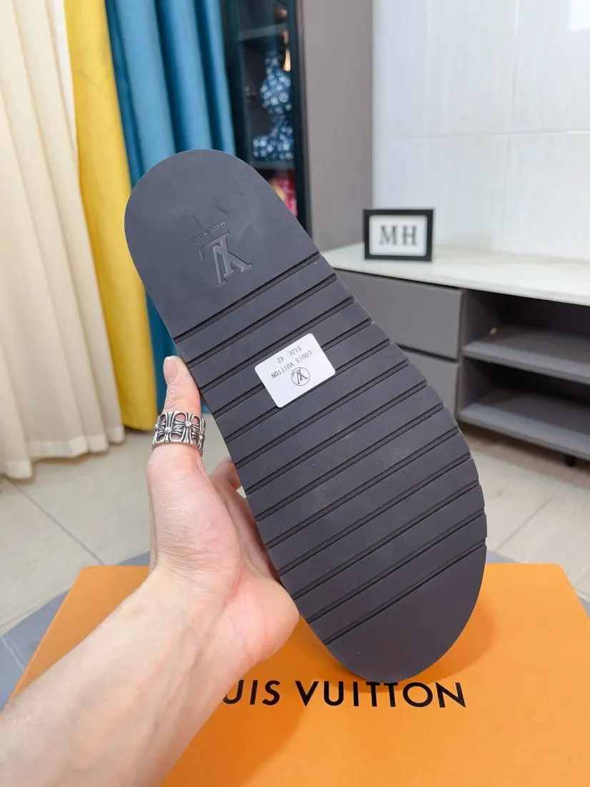 Men's shoes 💰300🌹🌹【LV】Multi-color new men's slippers, original quality top version, original special printed denim➕sheepskin on the inner side, non-slip combination sole, more stable walking, more comfortable and lightweight, high-end and generous, size: 38~44